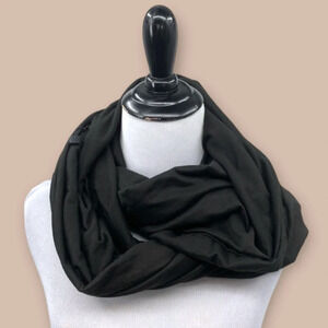 Beyond Yoga Infinity With Cellphone Zipper Hidden Pocket Scarf Black Lightweight
